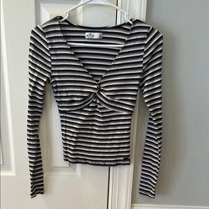 Hollister Black, Brown, and White Fitted Tie Front Blouse